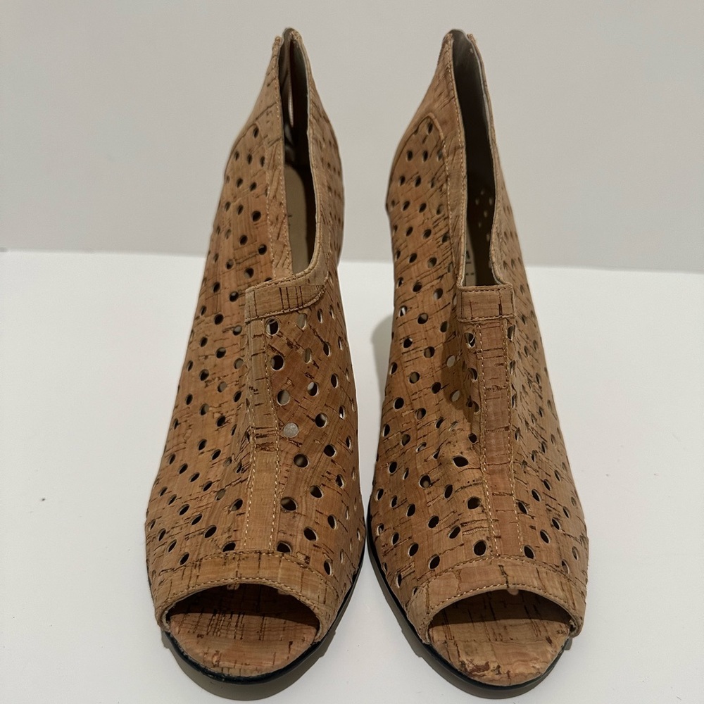 Van Eli size 9 cork heels - Picture 2 of 7